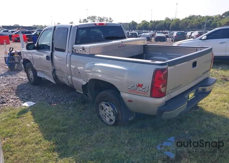 2003 Chevrolet Silverado K1500 z USA, uszkodzony, nr VIN 2GCEK19T831405373